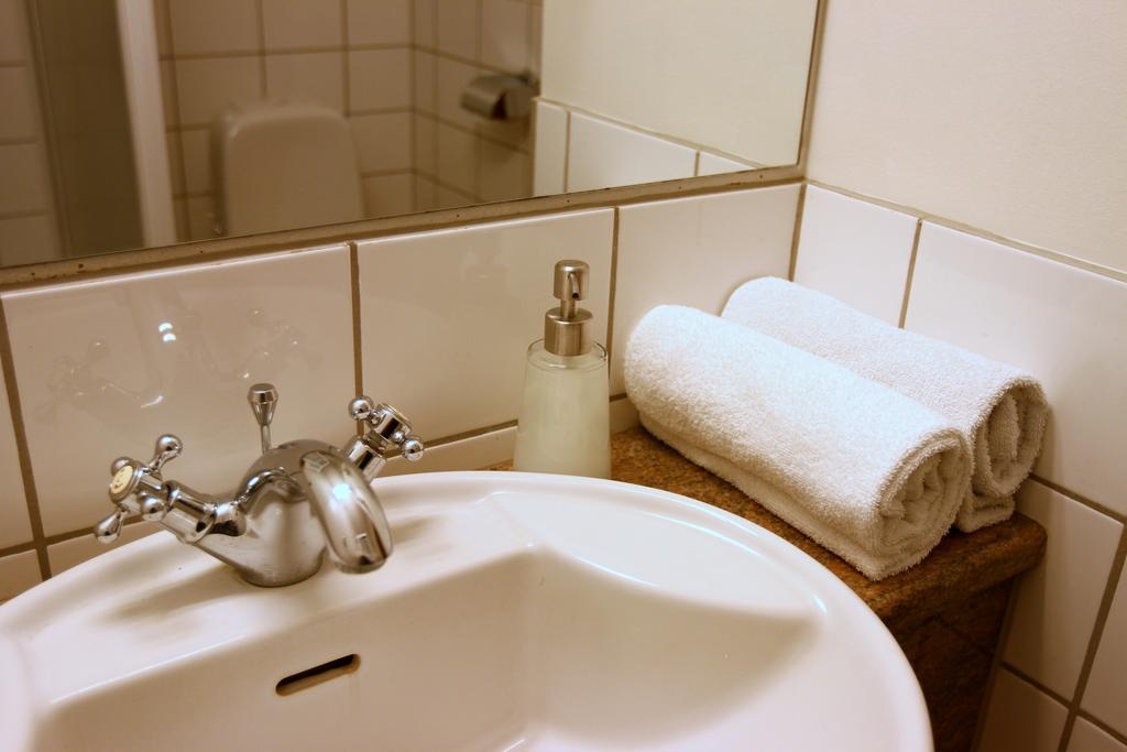 Chambre Double ou Lits Jumeaux avec Salle de Bains Privative