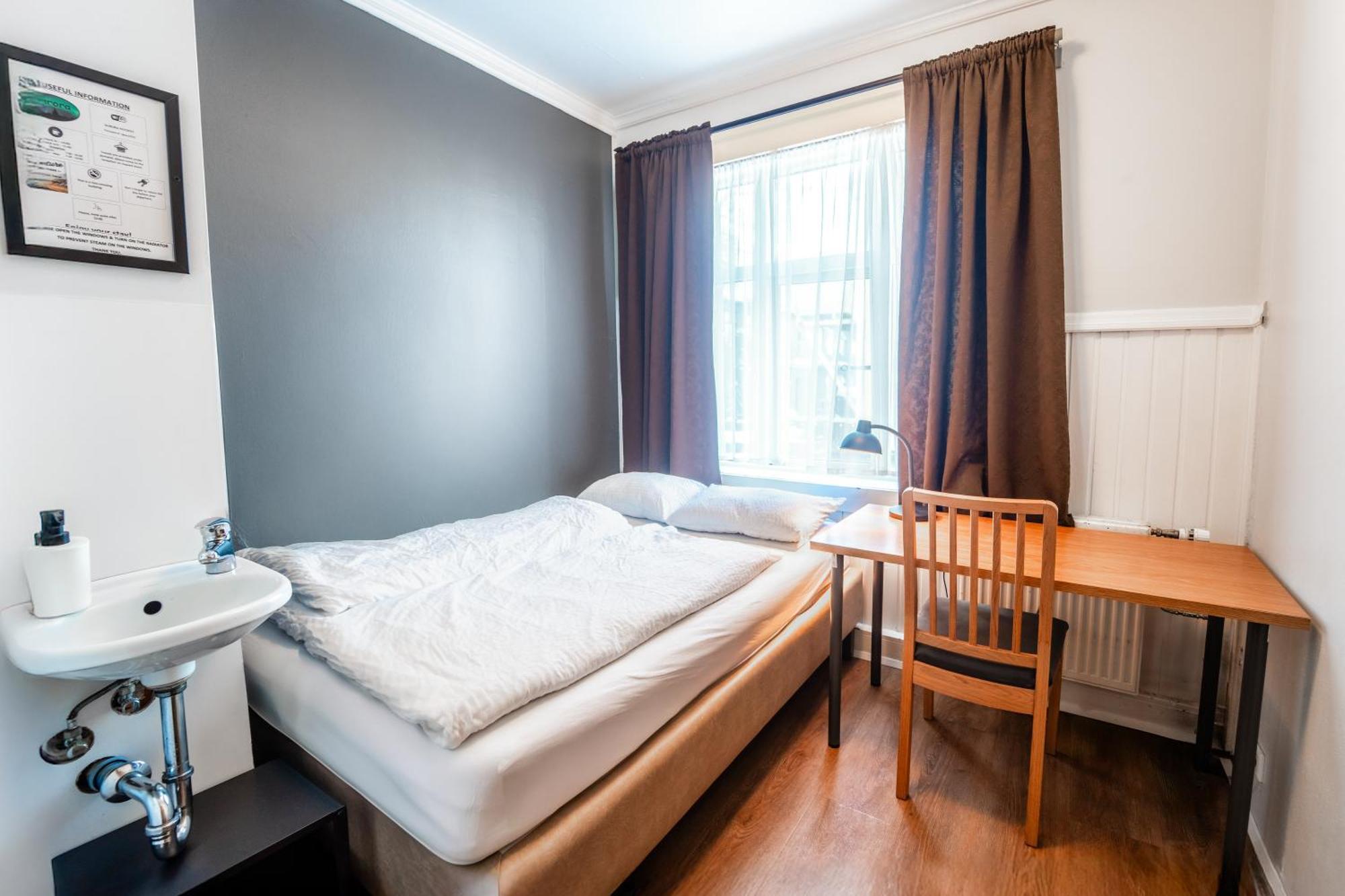 Petite Chambre Double avec Salle de Bains Commune