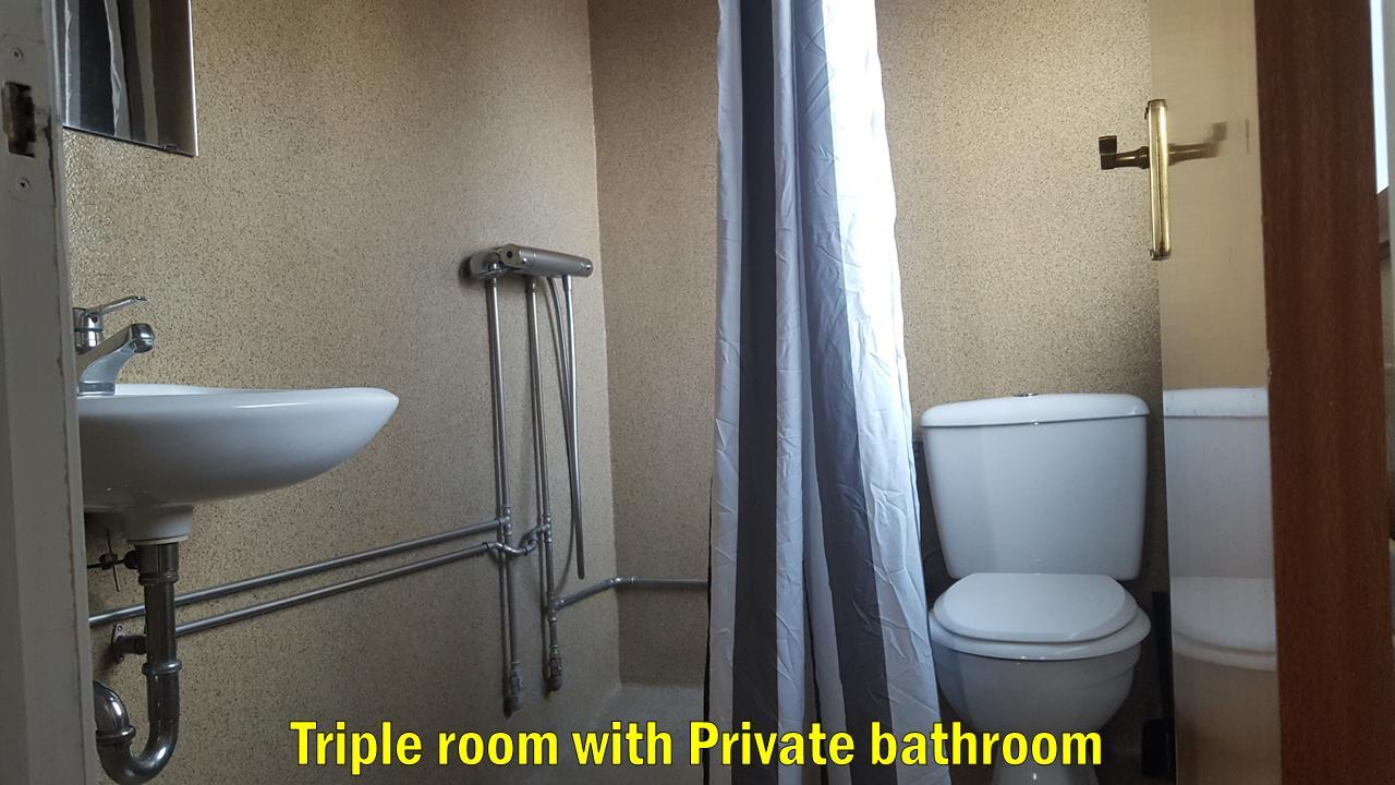 Chambre Triple avec Salle de Bains Privative