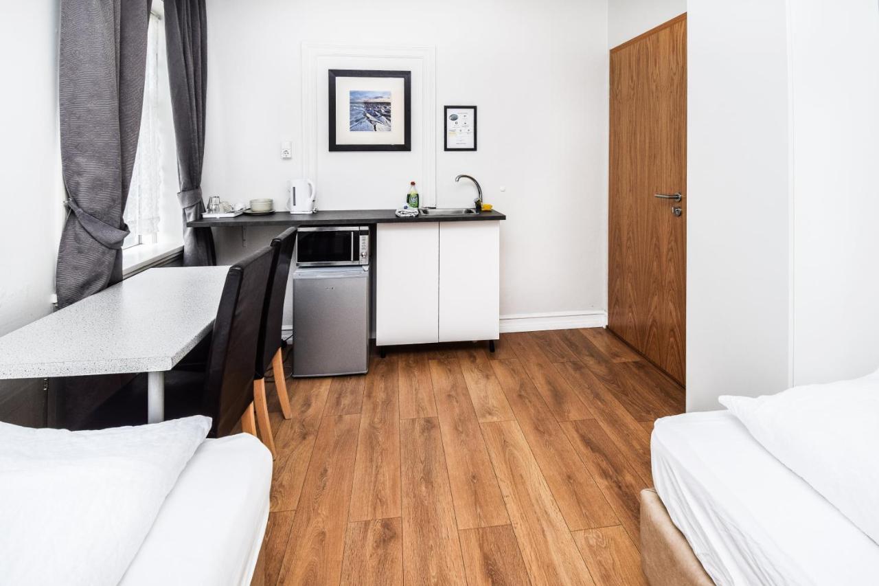 Chambre Double ou Lits Jumeaux avec Salle de Bains Commune